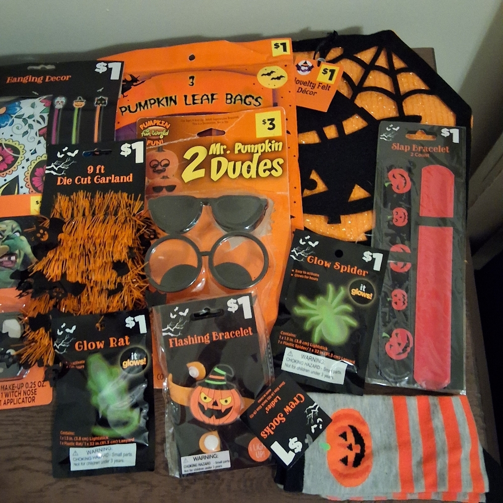 NWT LOT 2 HALLOWEEN BOX - Picture 6 of 6